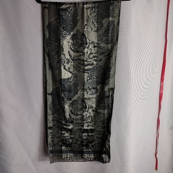 Big cat scarf - Picture 1 of 5